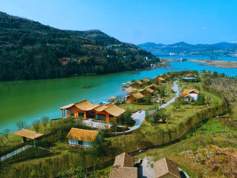 高坪区城市全貌,城在山水间画卷中