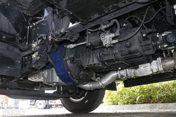 福田奥铃6.8米220马力,奥铃福康160马力8档变速箱