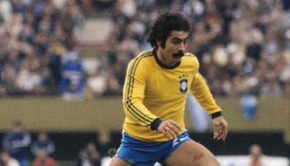 外媒评十大巴西10号球员：贝利济科领衔卡卡第六