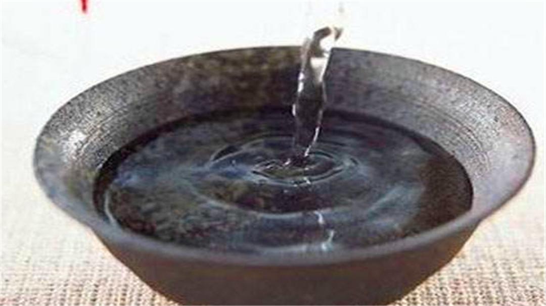 吃海鲜喝白酒为什么容易呕吐,喝了白酒头疼恶心呕吐怎么办