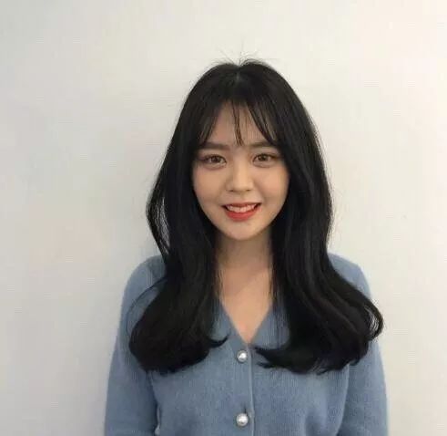 大脸显脸小发型女2020流行发型,脸小短发发型女2021流行发型减龄