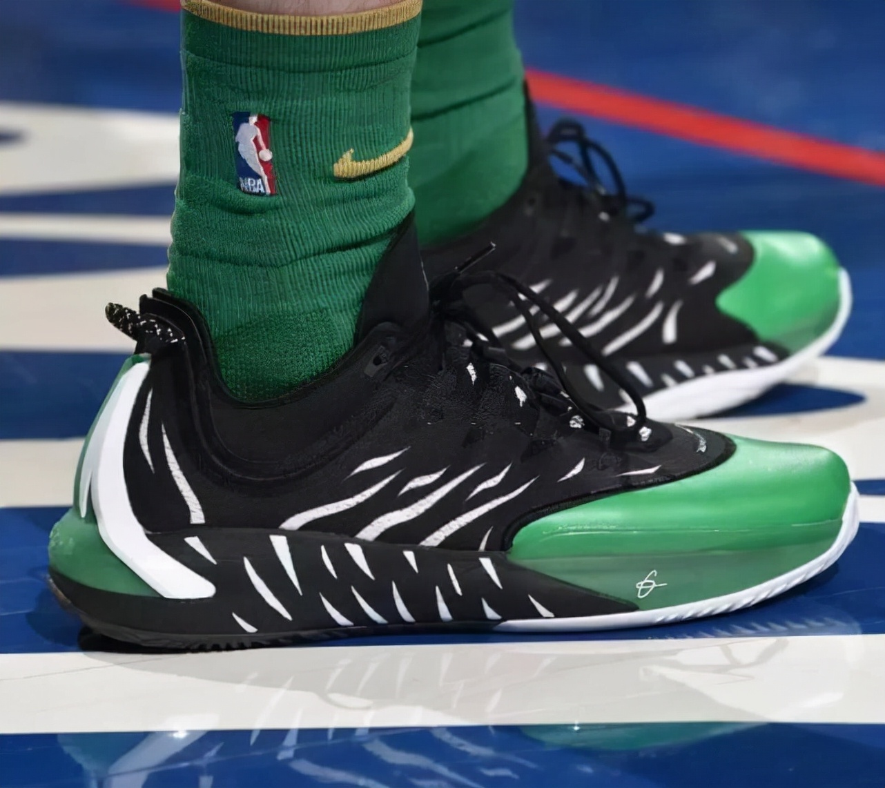 安踏海沃德七龙珠配色,海沃德3安踏