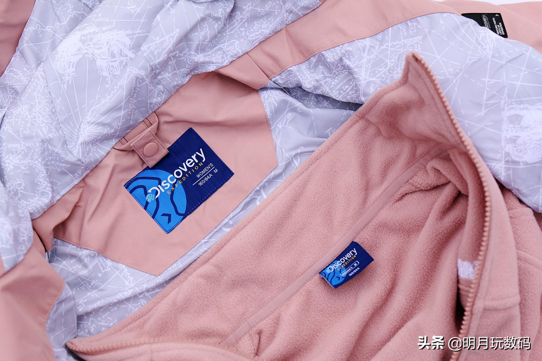 什么冲锋衣时尚好看,冲锋衣高级感秋冬时尚