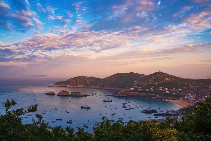 比马尔代夫便宜小岛 (比马赛颜值高的海岛)