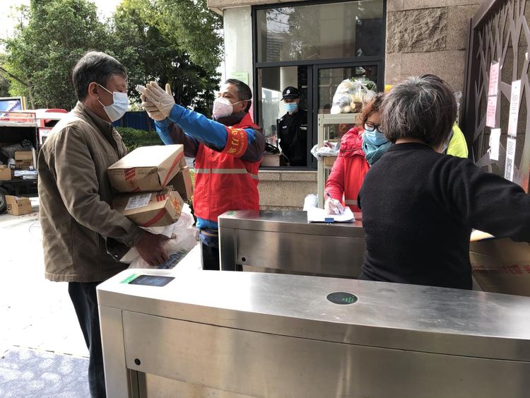 番禺｜桥南街可逸阳光社区有这群“防疫尖兵”