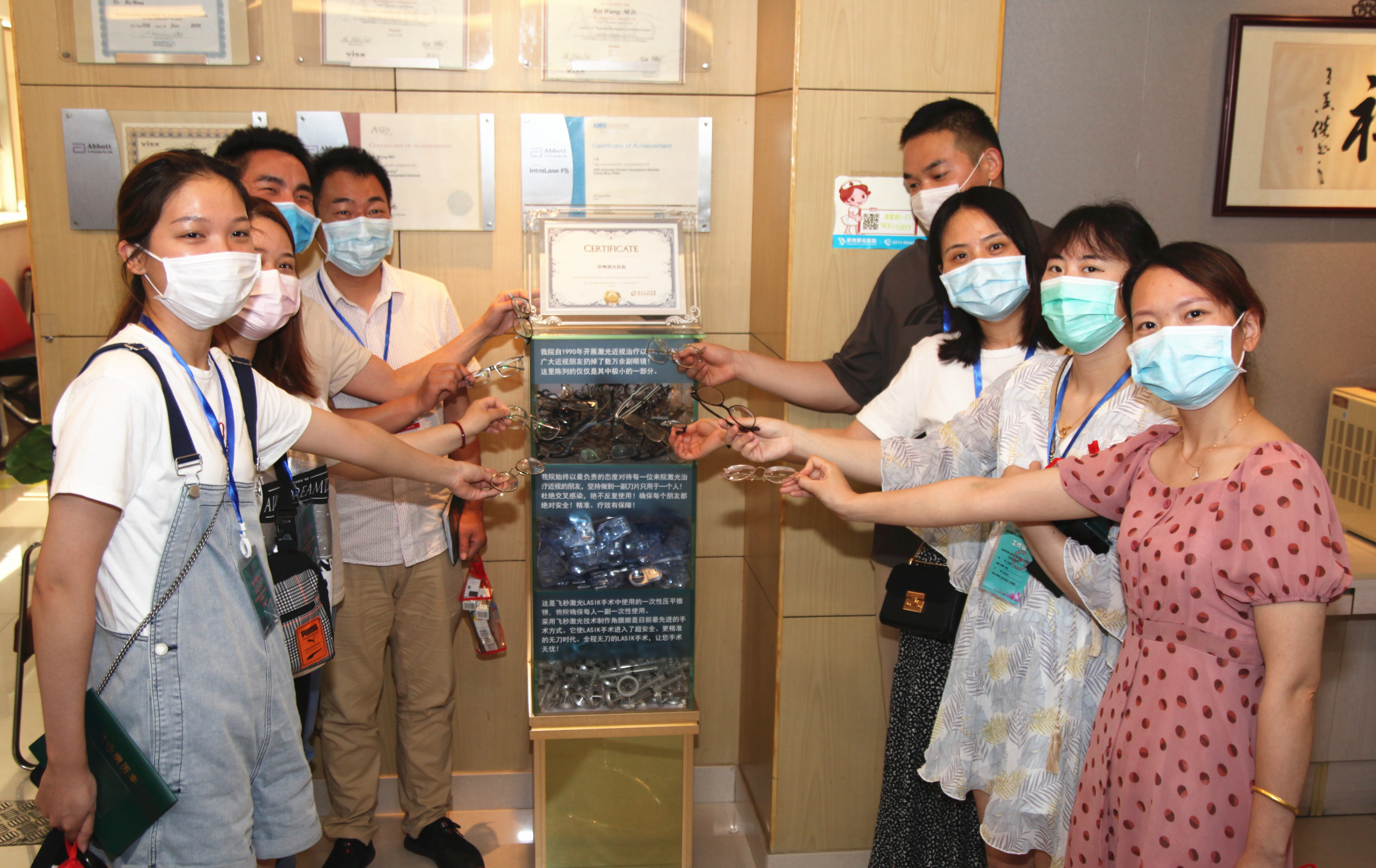 致敬最美医务逆行者,致敬医护最美逆行者