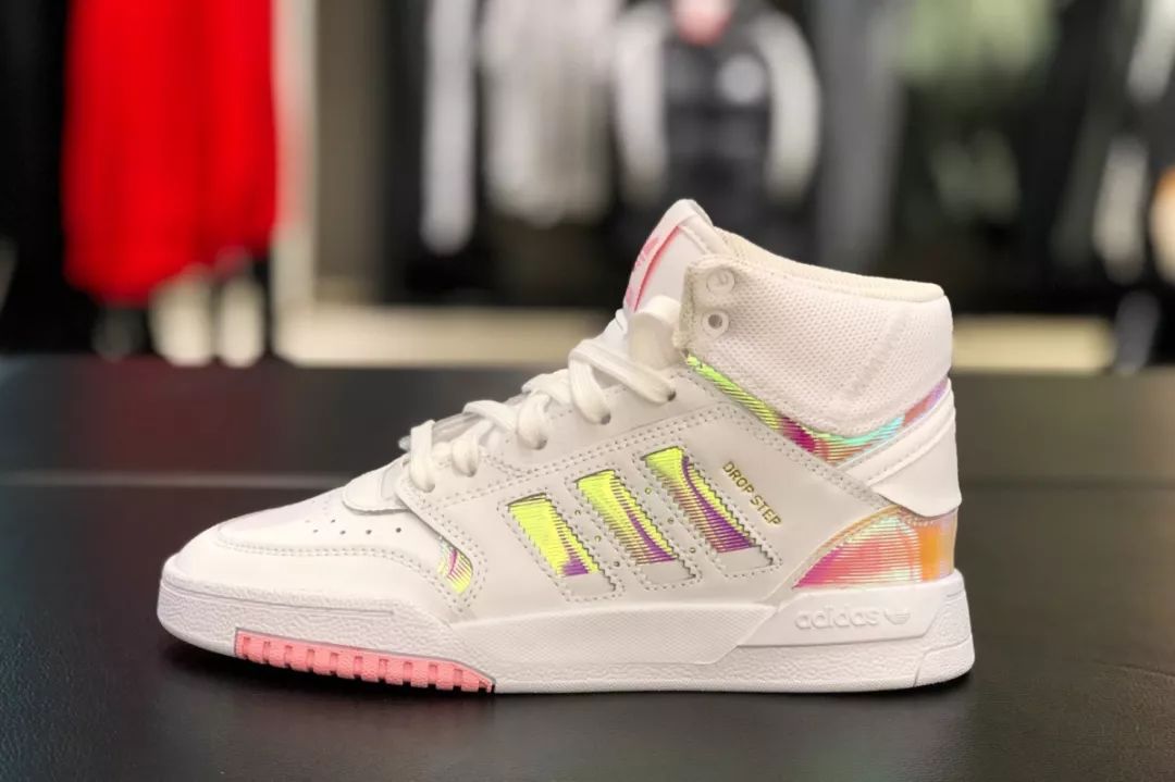 现代年轻人消费观只买吃的,当代年轻人消费观太真实了