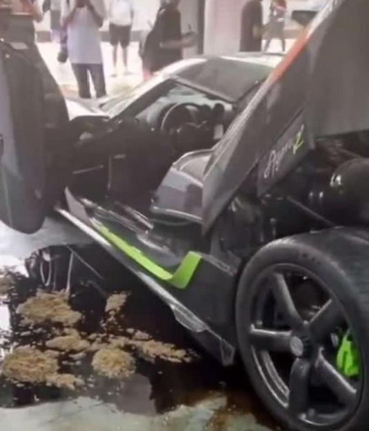 *牙虎**才是土豪最多的地方？主播一星期玩坏两辆跑车：这都是小事