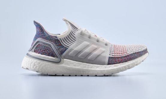 阿迪顶级跑鞋为什么不用boost,阿迪跑鞋boost4.0与3.0