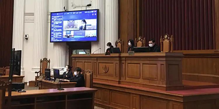 男子利用口罩诈骗14万,男子假口罩诈骗90万