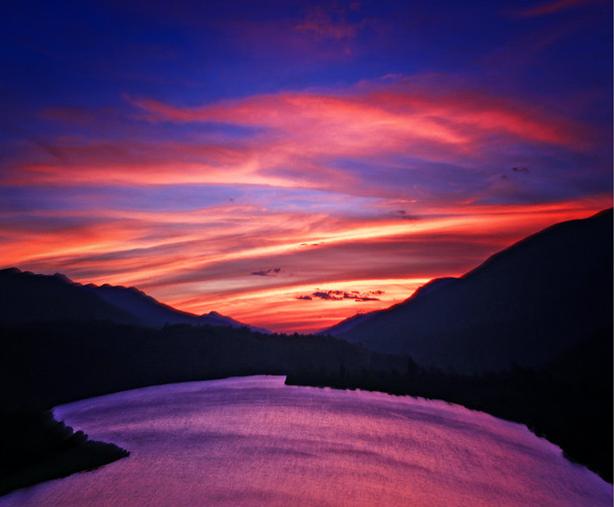 诗人描写日落晚霞绝美诗句,落日晚霞绝美诗句