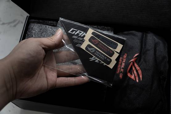 rogstrix雷鹰850g测评,rogstrix雷鹰550w