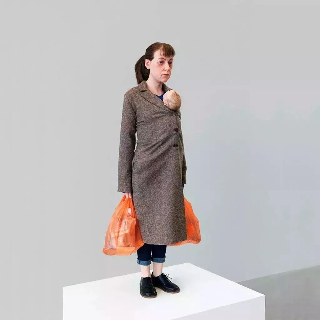 令人难以置信的活雕塑,逼真人脸雕塑视频