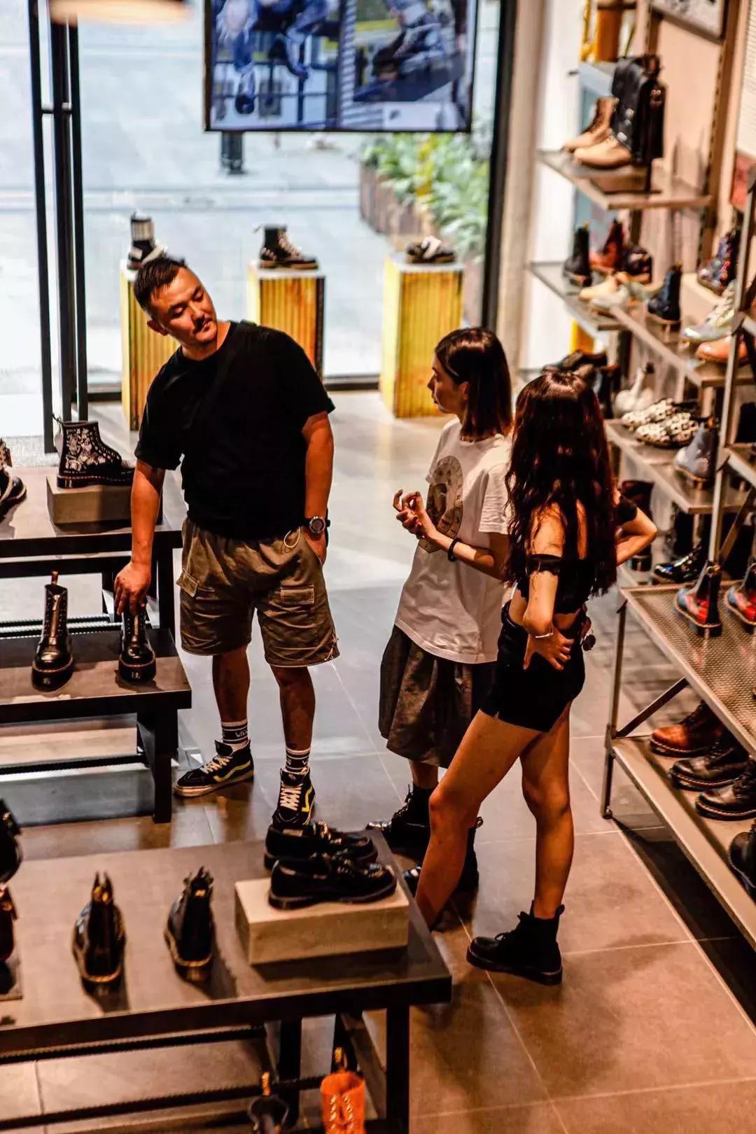 广州drmartens实体店,drmartens专卖店撤了吗