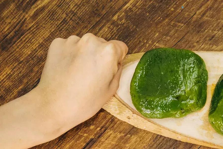 这两家朴实的青团,秒掉了市面上各种作妖对手...