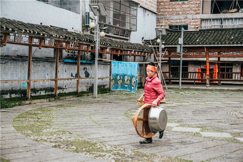 贵州除了千户苗寨还有其他玩的吗,贵州千户苗寨外的古镇