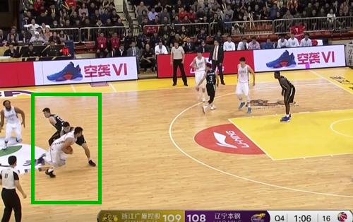 不止两次“错判”！6慢镜回放，末节还有2次错判辽宁亏大了