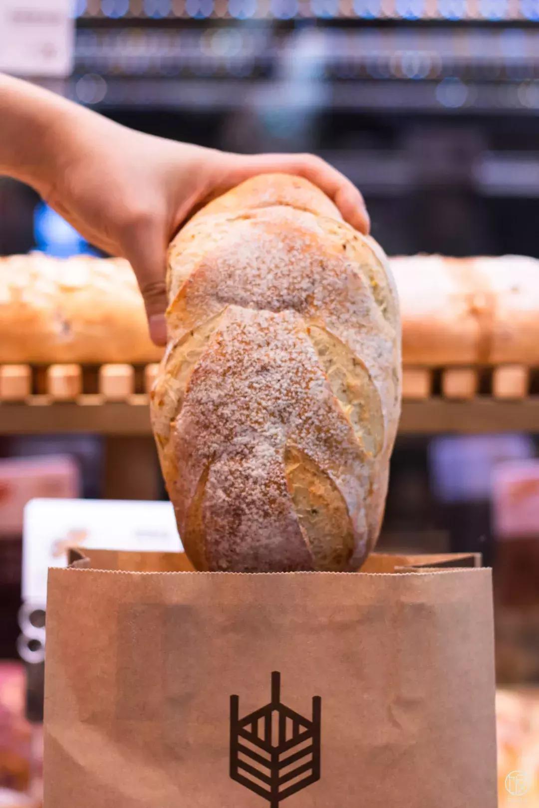 啧啧啧~都是面包，原麦山丘你又搞特殊！