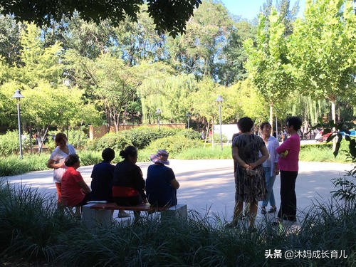 婆婆帮儿媳妇带娃就应该感谢吗,婆婆帮儿媳带孩子要给辛苦费