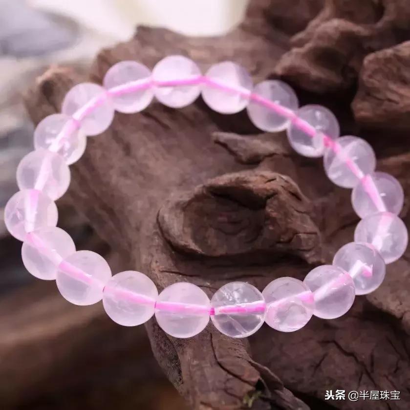 代表爱意与誓死忠诚的宝石,代表着浪漫爱情的宝石