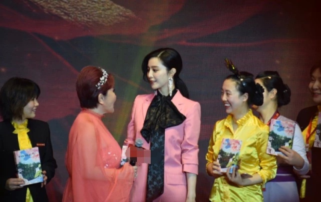 华少辟谣高以翔事件,华少发文悼念高以翔