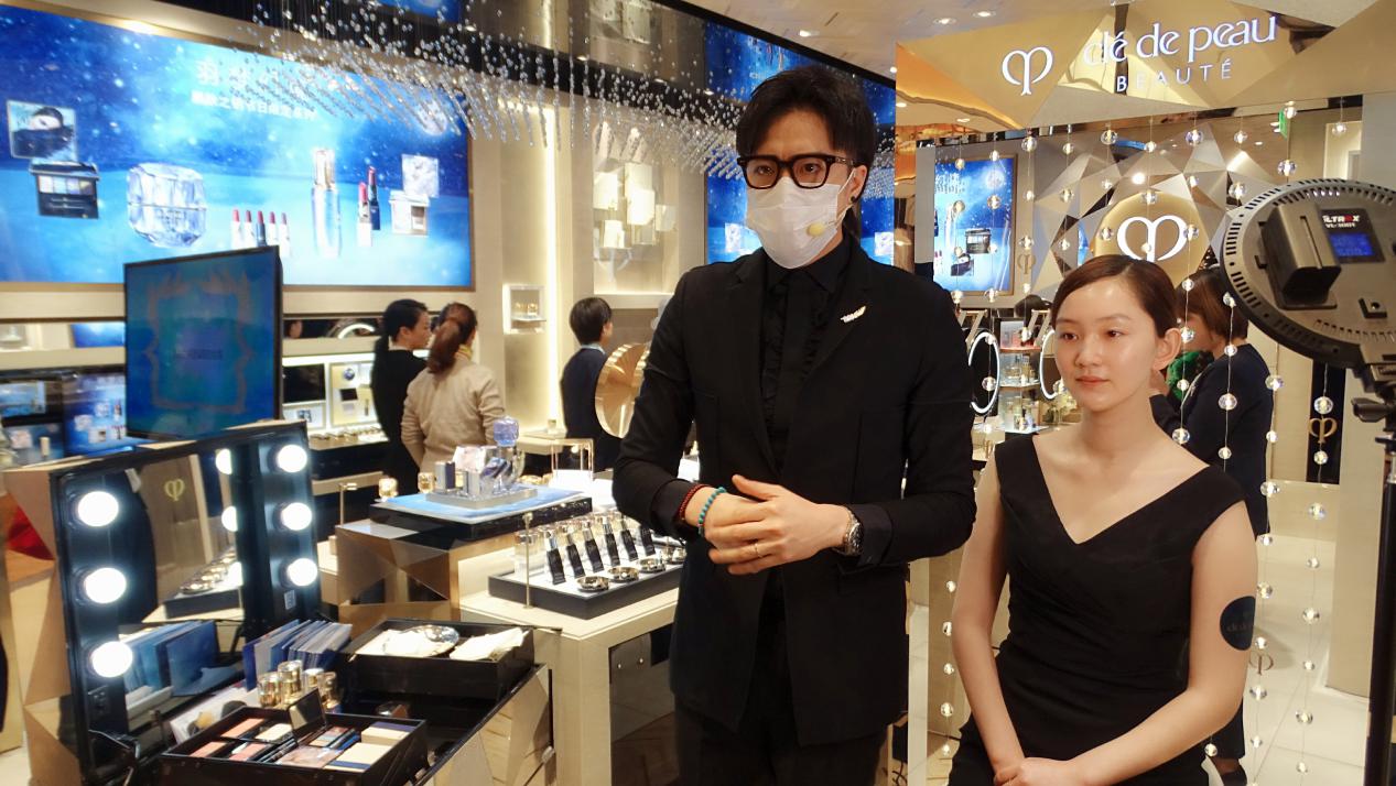 光耀觉醒与梦焕变,CPB肌肤之钥兰州国芳店璀璨开幕