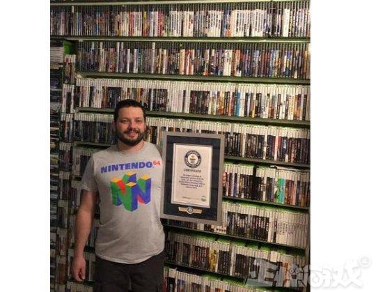 真正的土豪玩家!收藏超2万款游戏创世界纪录,花2天才清点完毕