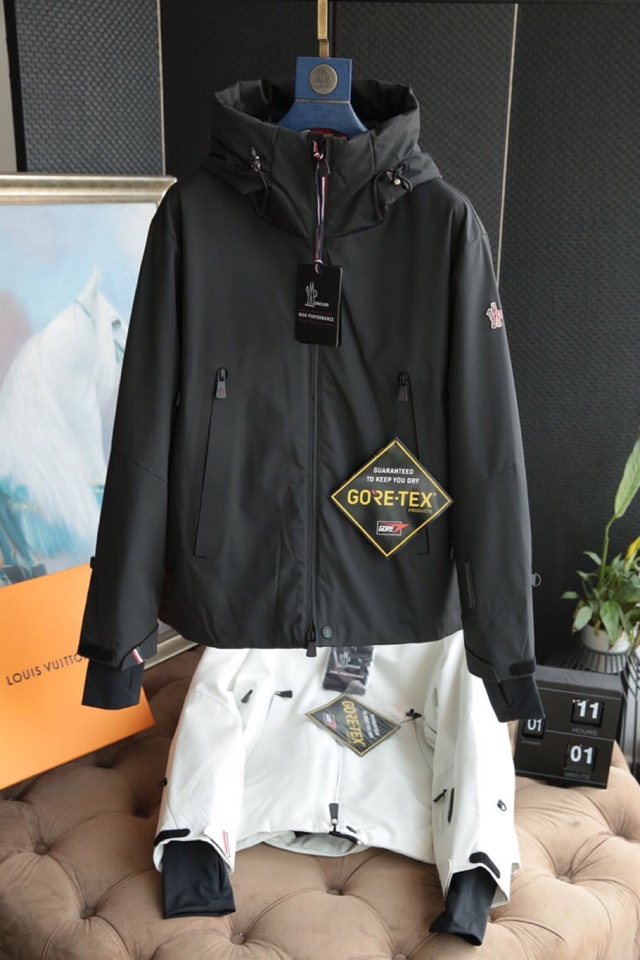 蒙口羽绒服在哪看产地 (蒙口复刻羽绒服)