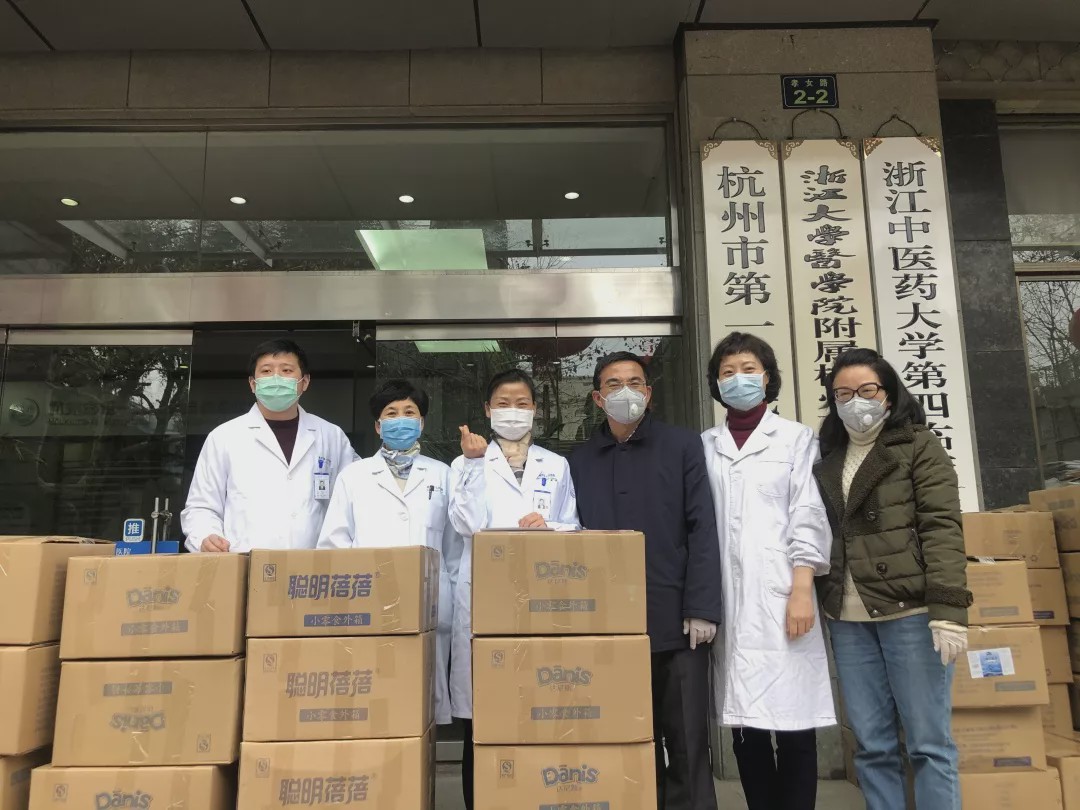 绿城风雨同舟,绿城与您在一起