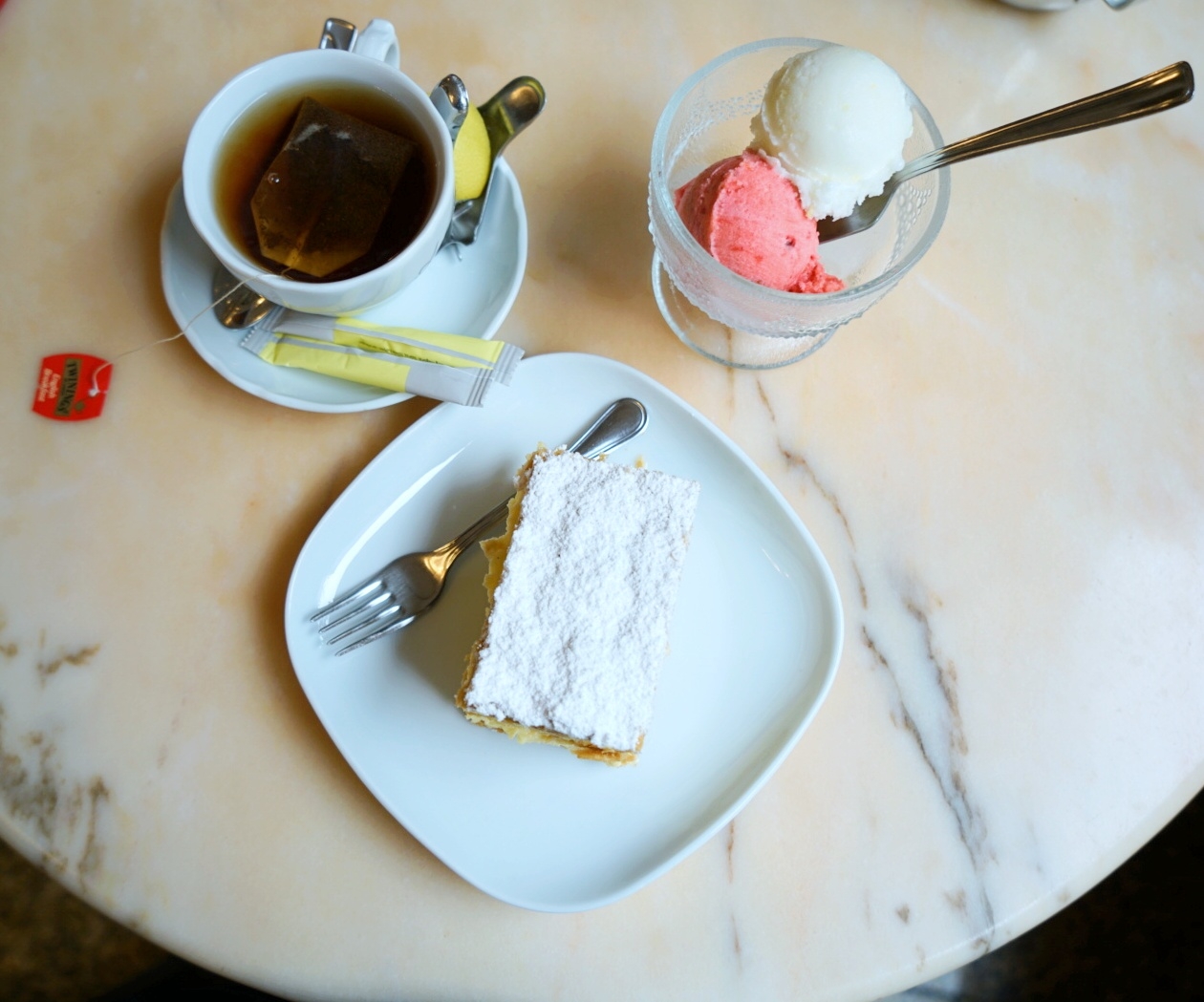 布达佩斯十大必吃餐厅,布达佩斯有名的咖啡店