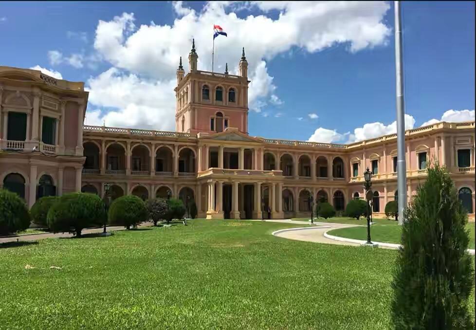 成龙没捧红过一个人,成龙老了为什么还那么拼