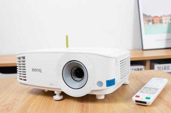 萌新扫盲贴:家用投影仪与商务投影仪的区别在那,别傻傻分不清