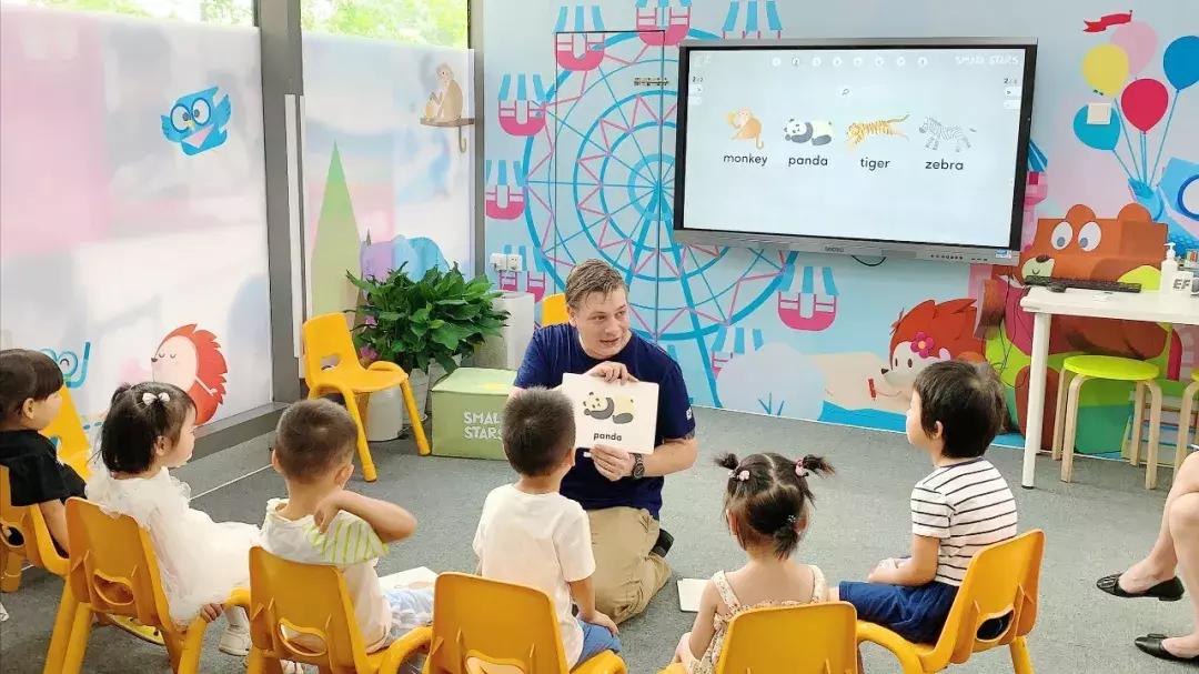 绿地606中心预售开启，实探全新升级的英孚外教试听课堂