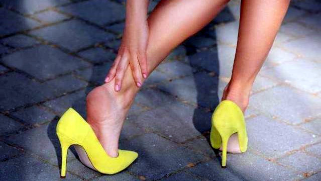 办公室坐久了下肢水肿是什么原因,上班时给小腿消除水肿