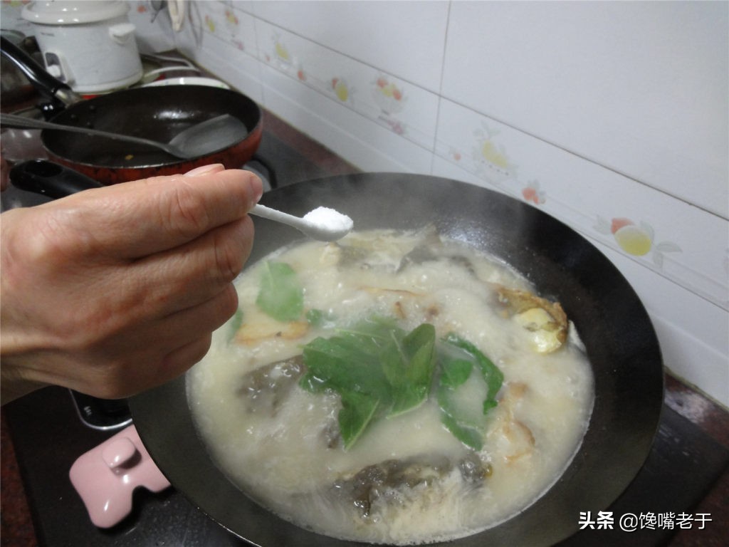 炖鱼汤怎样炖才好喝还不腥,怎样炖出来的鱼汤才会又香又好喝