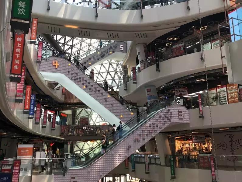 解读亚奥商圈，上品+城市奥莱交出“复兴”大考成绩单丨睿和研究