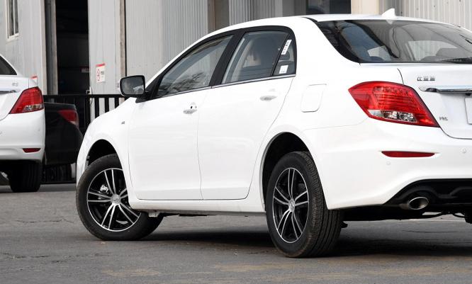 比亚迪f3市区油耗十个左右正常吗,比亚迪3万到6万