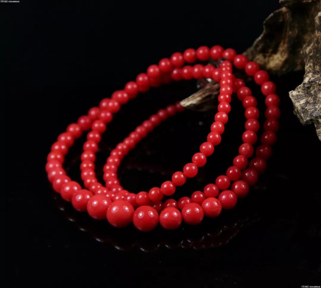 宋美龄最喜欢的翡翠手镯,宋美龄玉石珠宝