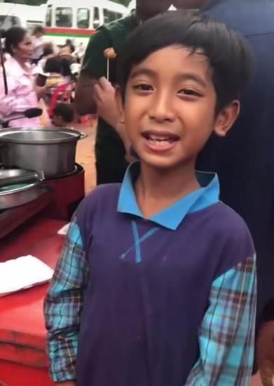 服务员阿姨高手在民间,高手在民间阿姨忘情冷雨夜