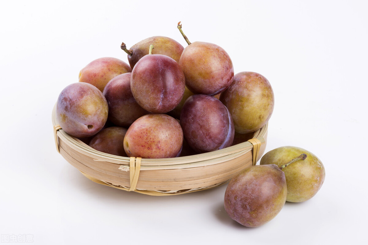 西梅变软吃不完了怎么办,西梅太软了还能吃吗有毒吗