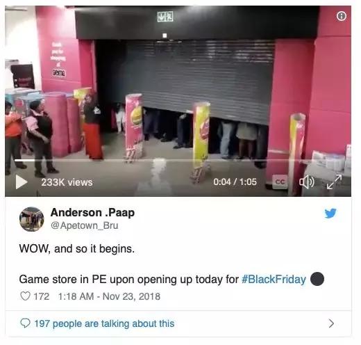 黑五疯狂打折视频,黑五冲进商场