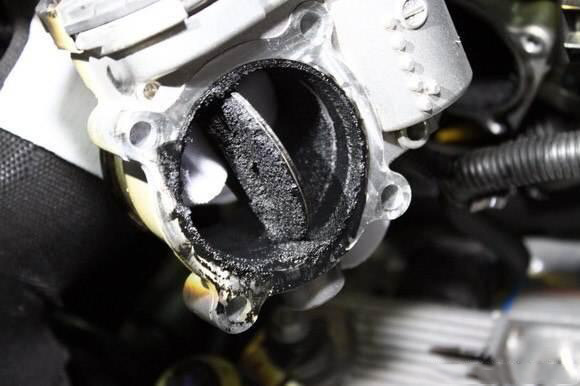 新车开两年发动机出问题怎么解决,新车开了一年动力弱了