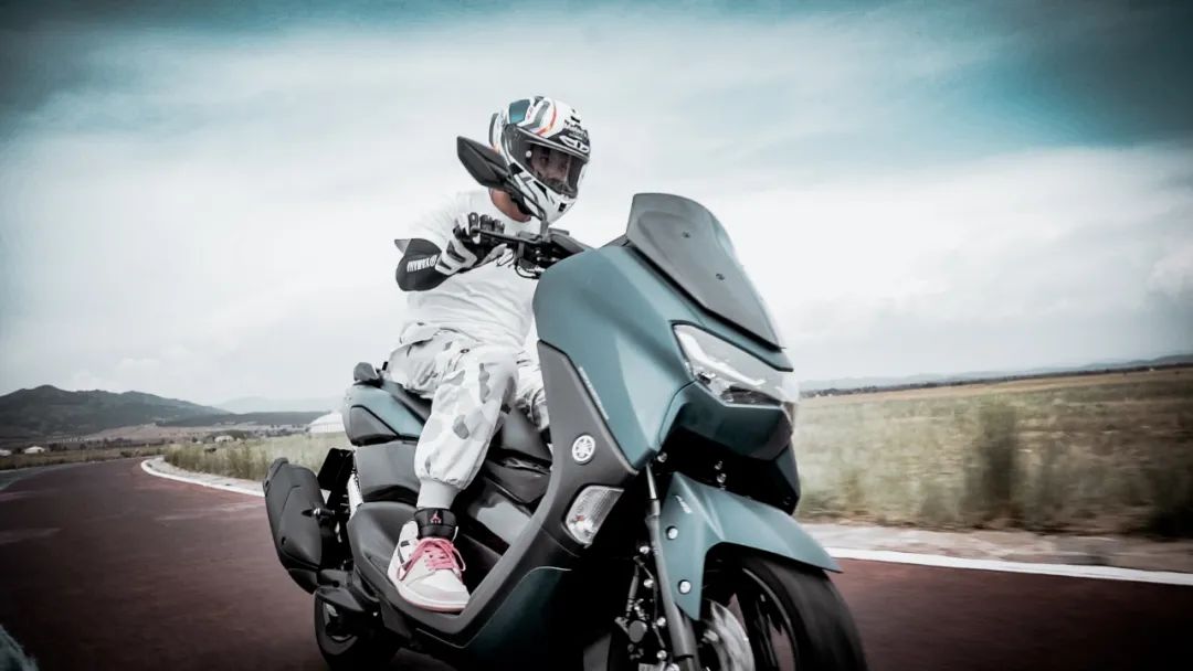 试驾雅马哈nmax150,雅马哈踏板nmax155跟pcx哪个好