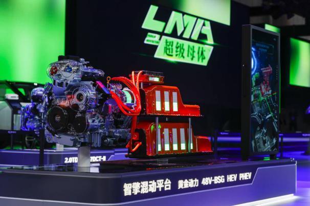 刚官宣中文名就引发众人热议，网友们玩起了起名大赛