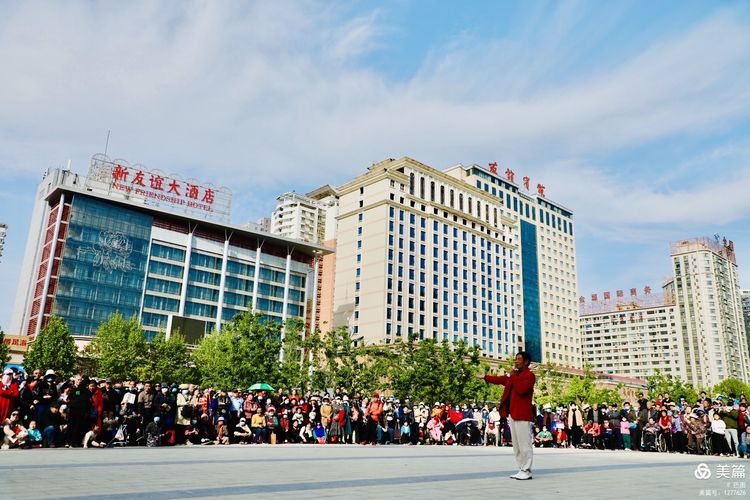 洛阳牡丹广场新疆舞视频,洛阳牡丹广场爵士舞