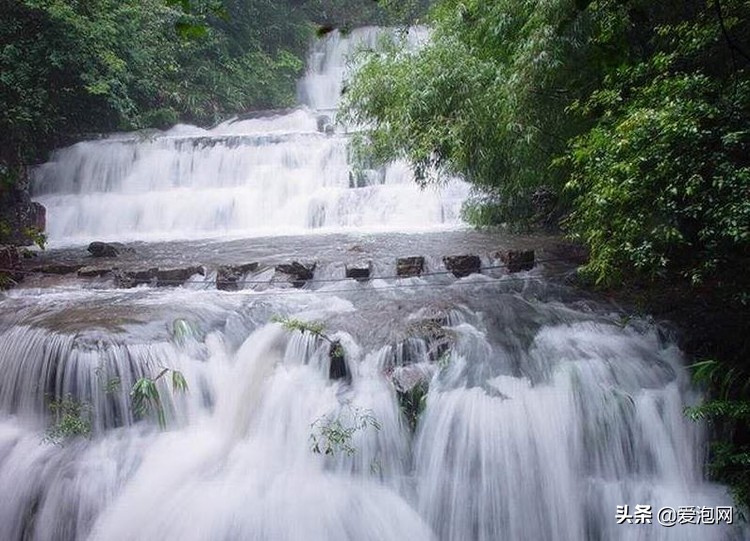 罗平九龙瀑布简介,旅行罗平九龙瀑布风景