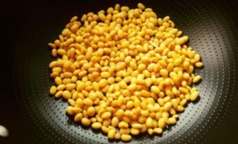 香酥黄豆怎么炸又酥又脆,炸黄豆泡不泡水