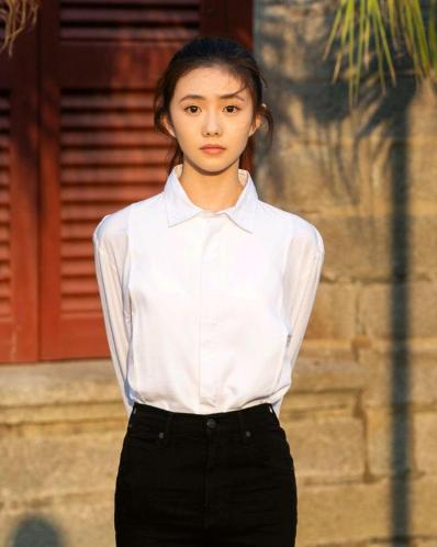 人前是巨星，人后是赚钱工具？这7位明星的爹妈，堪比“吸血鬼”