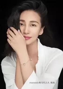 陈漫代言粉红丝带图片,陈漫代言了什么品牌衣服