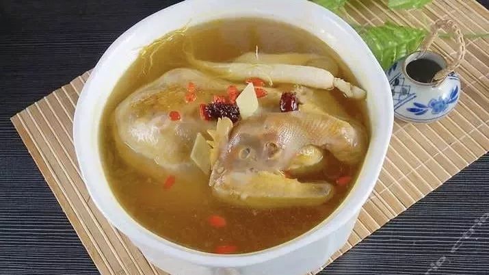 长白山鲜人参煲鸡,长白山精品袋装鲜人参炖鸡